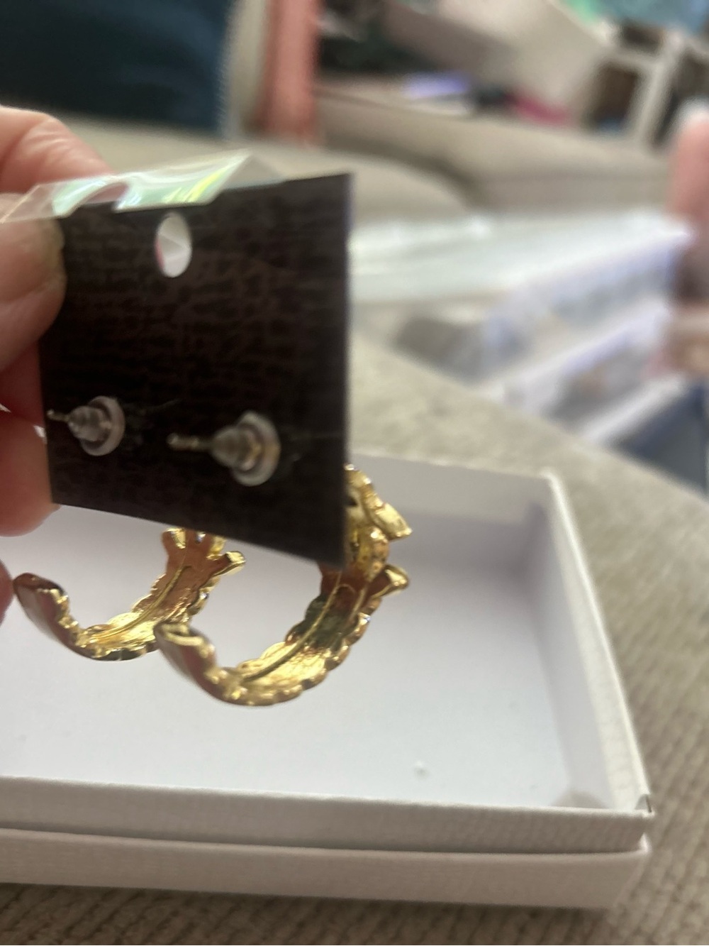 Elegance Pink & Gold Interlocking Hoop Post Earrings, New - Picture 2 of 7